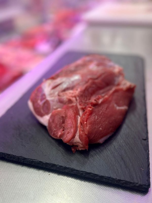 Muscolo - beef deboned leg 01